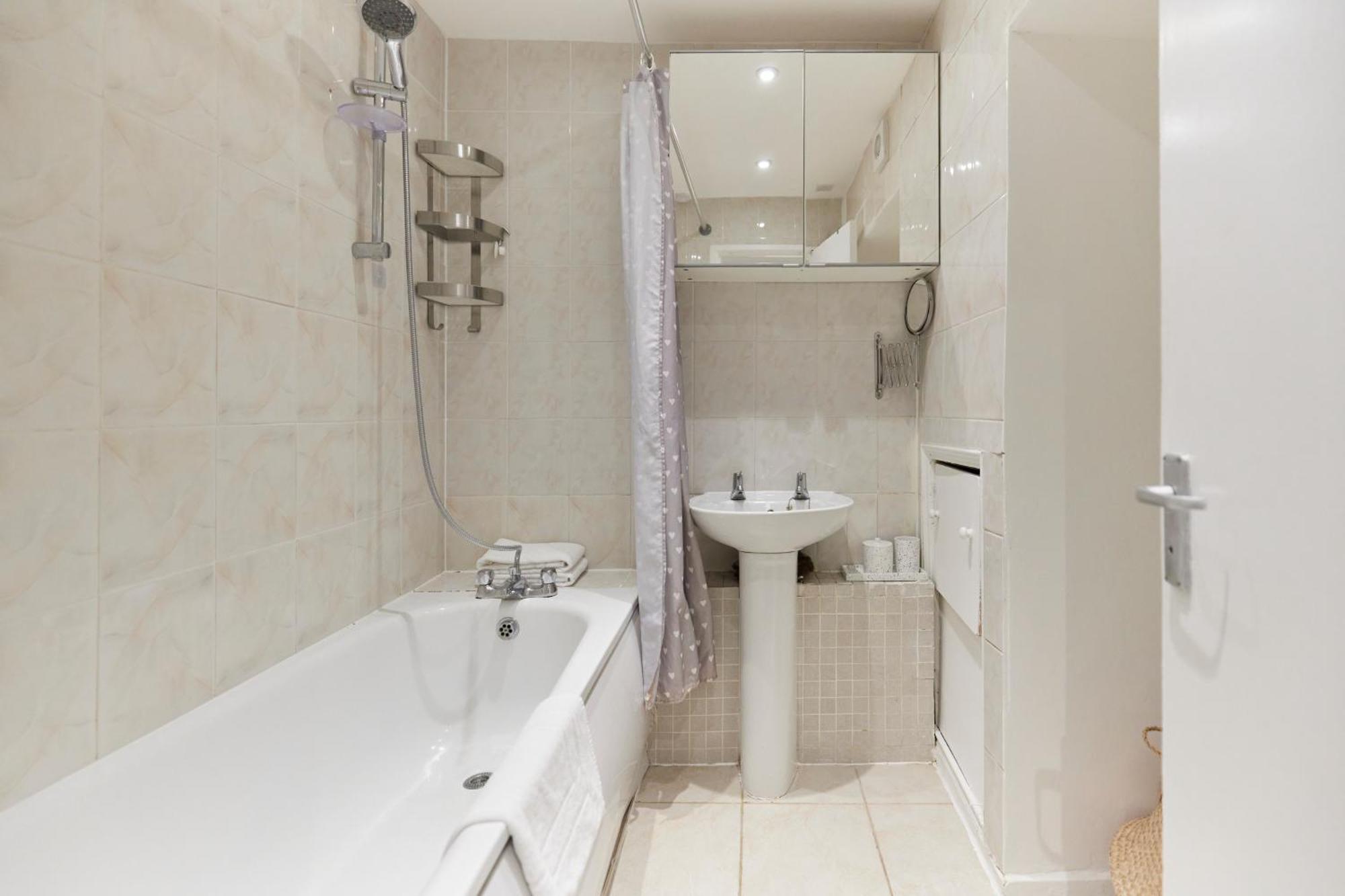 The Kennington Park Crib - Lovely 2Bdr Flat With Garden Londra Esterno foto